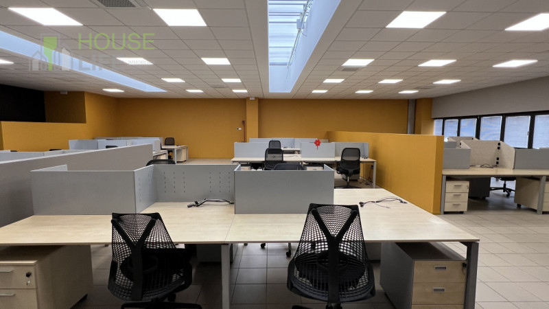 THIENE – Zona Industriale/Commerciale
Ufficio Direzionale Arredato – 250 mq (fino a 750 mq su ric...