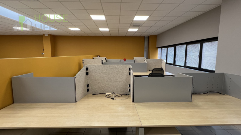 THIENE – Zona Industriale/Commerciale
Ufficio Direzionale Arredato – 250 mq (fino a 750 mq su ric...