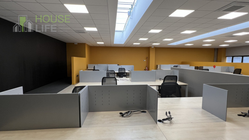 THIENE – Zona Industriale/Commerciale
Ufficio Direzionale Arredato – 250 mq (fino a 750 mq su ric...