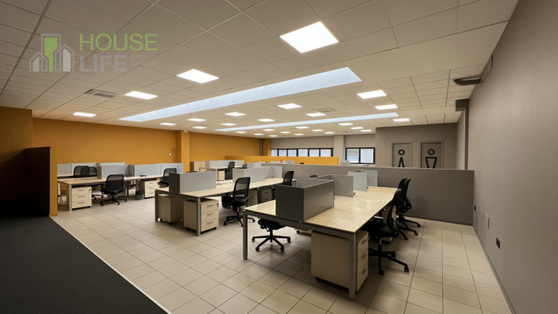 THIENE – Zona Industriale/Commerciale
Ufficio Direzionale Arredato – 250 mq (fino a 750 mq su ric...