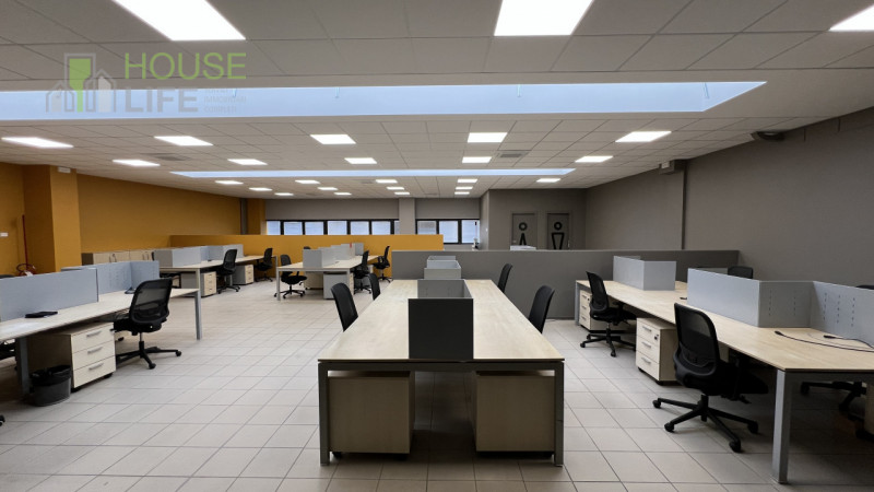 THIENE – Zona Industriale/Commerciale
Ufficio Direzionale Arredato – 250 mq (fino a 750 mq su ric...