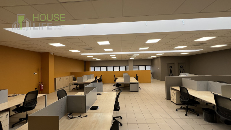 THIENE – Zona Industriale/Commerciale
Ufficio Direzionale Arredato – 250 mq (fino a 750 mq su ric...