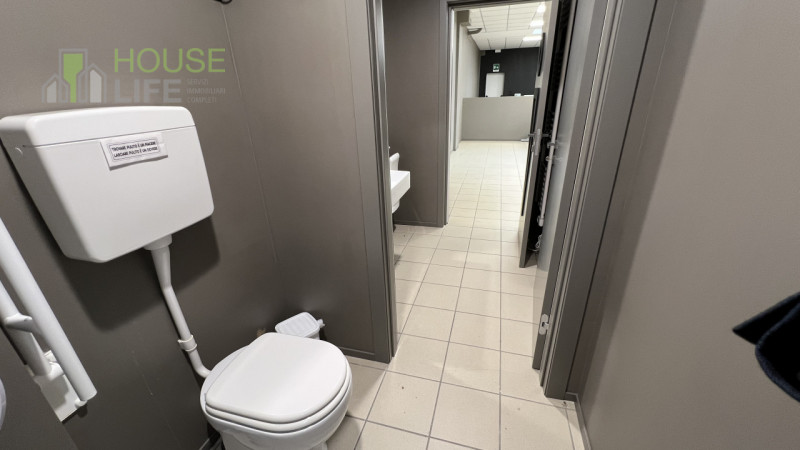 THIENE – Zona Industriale/Commerciale
Ufficio Direzionale Arredato – 250 mq (fino a 750 mq su ric...