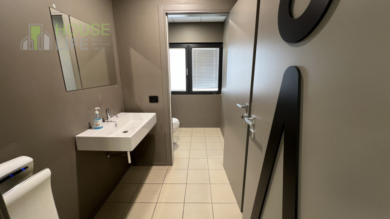THIENE – Zona Industriale/Commerciale
Ufficio Direzionale Arredato – 250 mq (fino a 750 mq su ric...