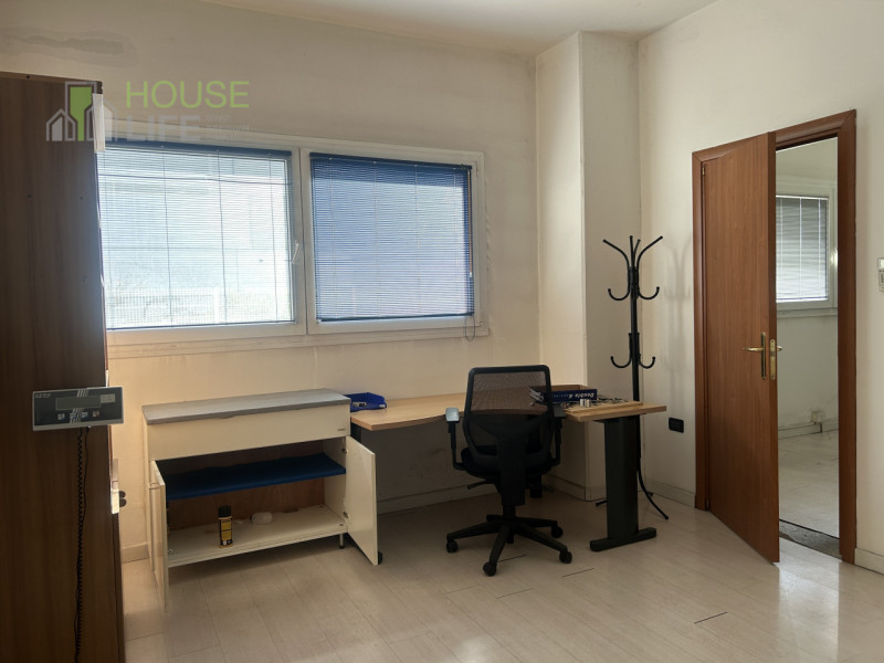 SCHIO - Z.I: CAPANNONE INDUSTRIALE di mq 2.000 circa H 7,00 mt su lotto di mq 3000, con impianto ...