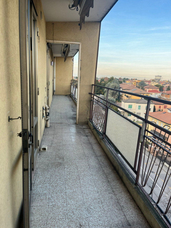 AMPIO 4/5/5 CAMERE PANORAMICO AD ARCELLA /SAN BELLINO €.350.000 - rif.CL513

Proponiamo in vendit...