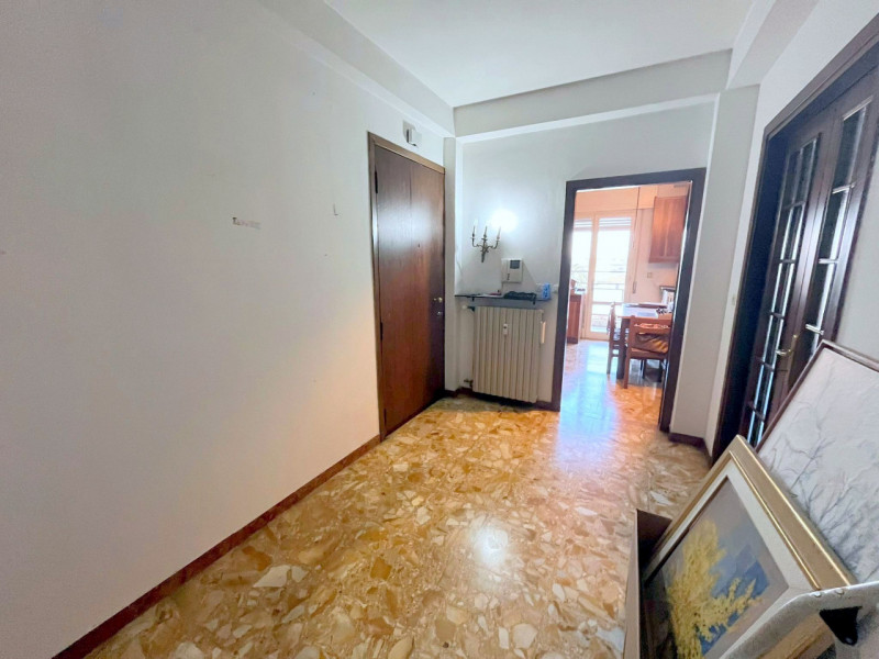 AMPIO 4/5/5 CAMERE PANORAMICO AD ARCELLA /SAN BELLINO €.350.000 - rif.CL513

Proponiamo in vendit...
