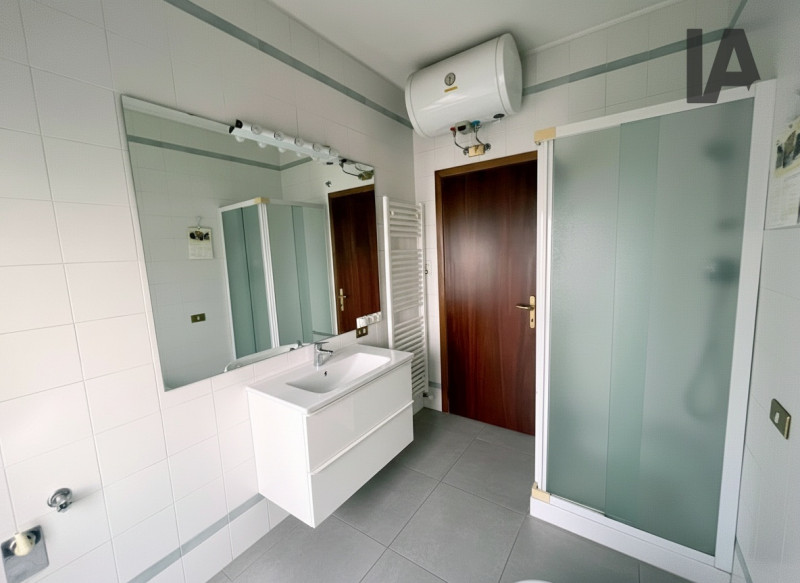 AMPIO 4/5/5 CAMERE PANORAMICO AD ARCELLA /SAN BELLINO €.350.000 - rif.CL513

Proponiamo in vendit...