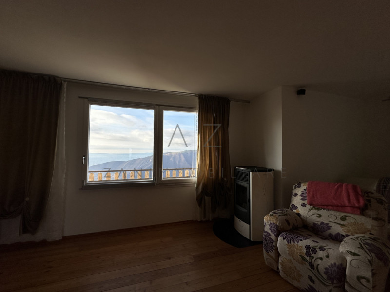 Proponiamo in vendita una splendida casa singola situata nel comune di Solagna, immersa nella nat...