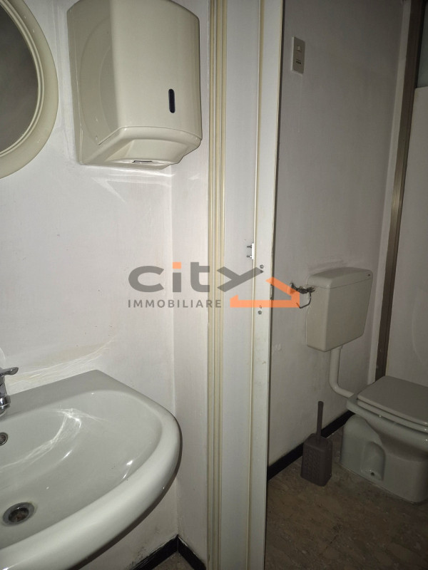 NEGOZIO CHIAVI IN MANO A POCHI MINUTI A PIEDI DA BASSANO DEL GRAPPA.
Proponiamo in affitto un lum...