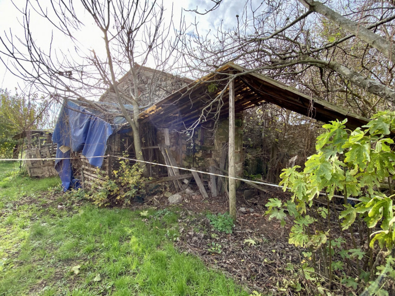 Brendola. In località Pedocchio, proponiamo la vendita di un rustico adatto a essere trasformato ...