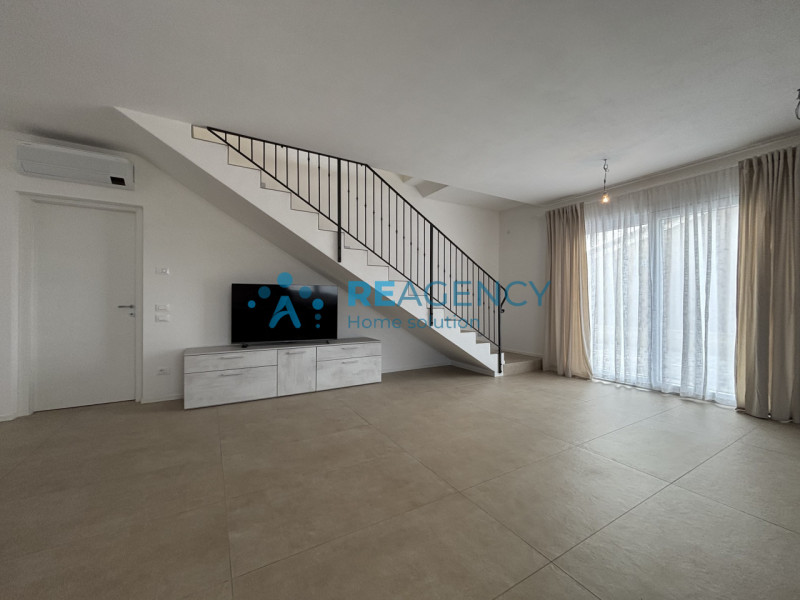 Scopri la tua nuova casa a Sovizzo! Questa splendida bifamiliare, situata in una tranquilla strad...