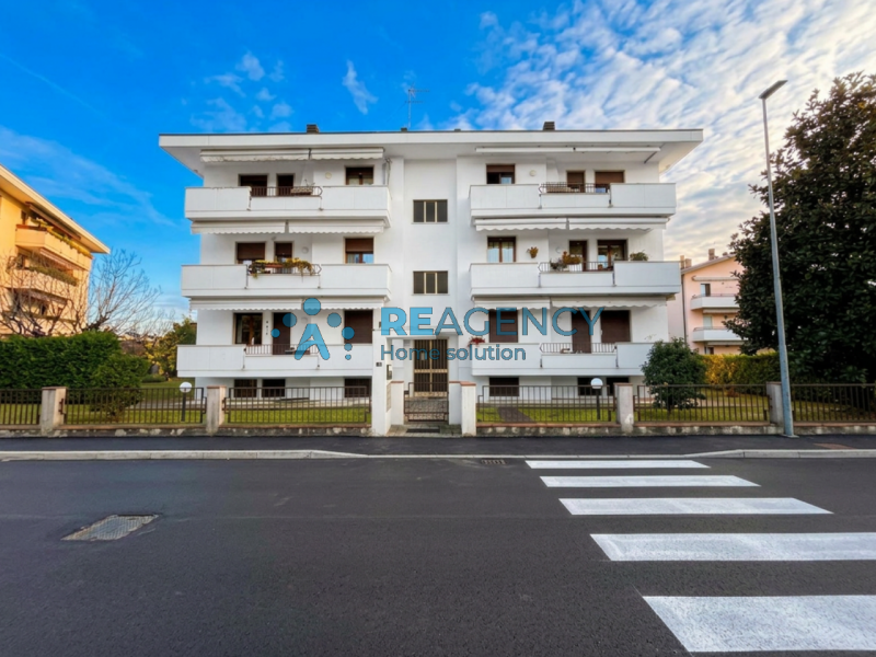 Situato in una delle zone più ricercate di Creazzo, proponiamo in vendita un appartamento all'ult...
