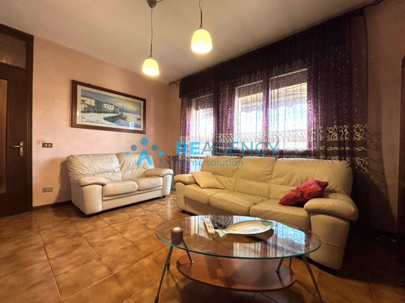 Situato in una delle zone più ricercate di Creazzo, proponiamo in vendita un appartamento all'ult...