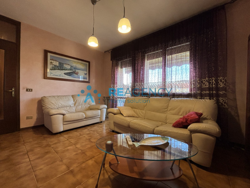 Situato in una delle zone più ricercate di Creazzo, proponiamo in vendita un appartamento all'ult...