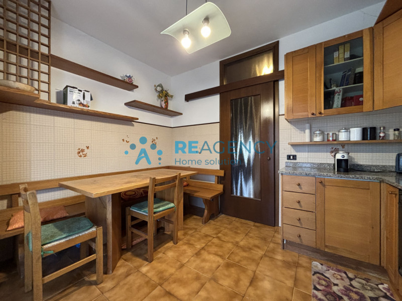 Situato in una delle zone più ricercate di Creazzo, proponiamo in vendita un appartamento all'ult...