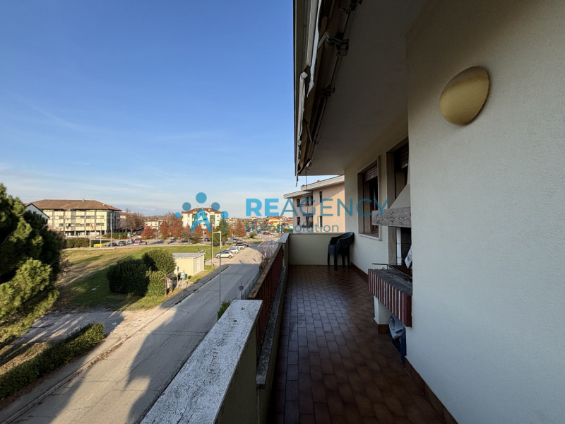 Situato in una delle zone più ricercate di Creazzo, proponiamo in vendita un appartamento all'ult...