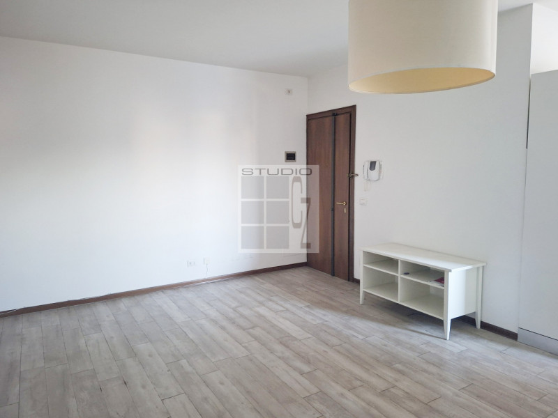 Scopri il tuo nuovo rifugio nel centro di Galliera Veneta! 
Questo affascinante appartamento tril...