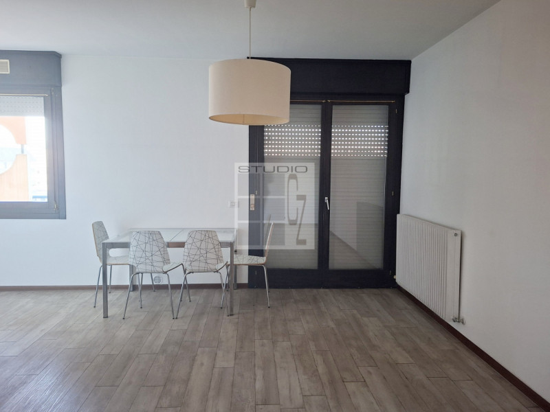 Scopri il tuo nuovo rifugio nel centro di Galliera Veneta! 
Questo affascinante appartamento tril...