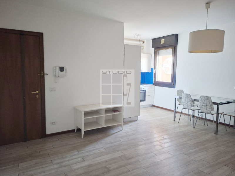 Scopri il tuo nuovo rifugio nel centro di Galliera Veneta! 
Questo affascinante appartamento tril...