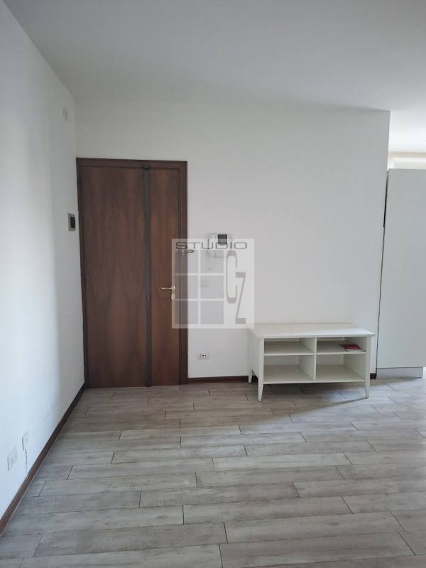 Scopri il tuo nuovo rifugio nel centro di Galliera Veneta! 
Questo affascinante appartamento tril...