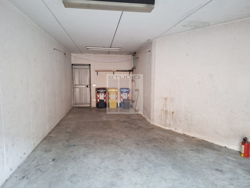 Scopri il tuo nuovo rifugio nel centro di Galliera Veneta! 
Questo affascinante appartamento tril...