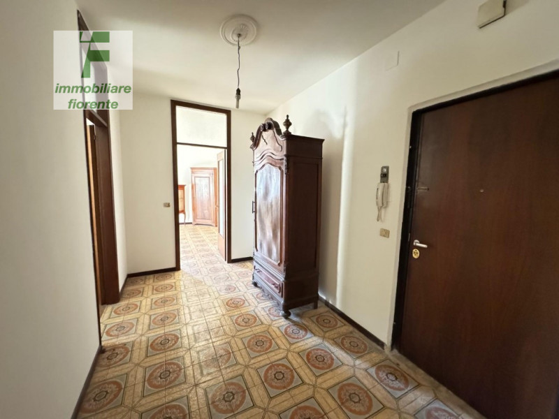 In QUARTIERE RESIDENZIALE...CON FERMATA DELL'AUTOBUS A 20 METRI...PANORAMICO APPARTAMENTO DI AMPI...