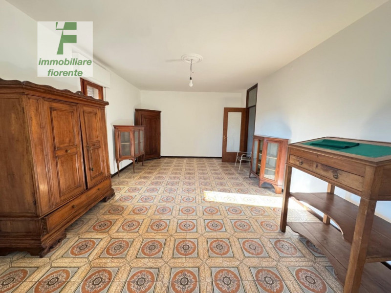 In QUARTIERE RESIDENZIALE...CON FERMATA DELL'AUTOBUS A 20 METRI...PANORAMICO APPARTAMENTO DI AMPI...