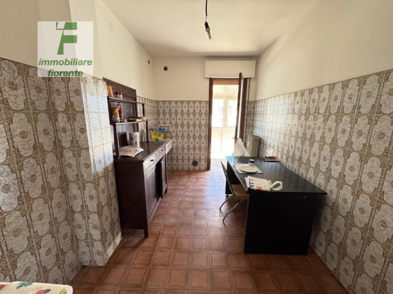 In QUARTIERE RESIDENZIALE...CON FERMATA DELL'AUTOBUS A 20 METRI...PANORAMICO APPARTAMENTO DI AMPI...