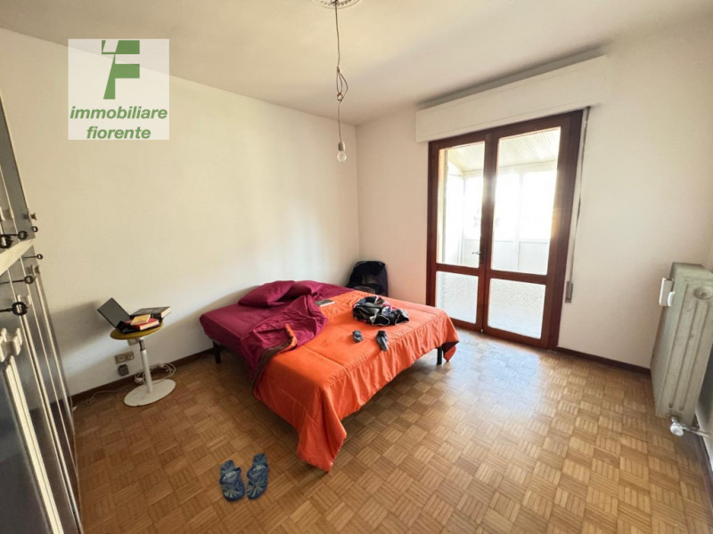 In QUARTIERE RESIDENZIALE...CON FERMATA DELL'AUTOBUS A 20 METRI...PANORAMICO APPARTAMENTO DI AMPI...