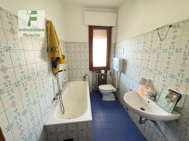 In QUARTIERE RESIDENZIALE...CON FERMATA DELL'AUTOBUS A 20 METRI...PANORAMICO APPARTAMENTO DI AMPI...