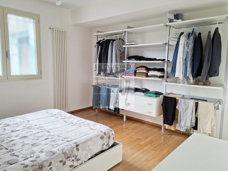 A Loreggiola proponiamo in vendita appartamento al PIANO TERRA.

L'ingresso pedonale dell'apparta...