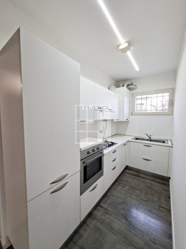 A Loreggiola proponiamo in vendita appartamento al PIANO TERRA.

L'ingresso pedonale dell'apparta...