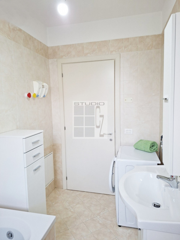 A Loreggiola proponiamo in vendita appartamento al PIANO TERRA.

L'ingresso pedonale dell'apparta...