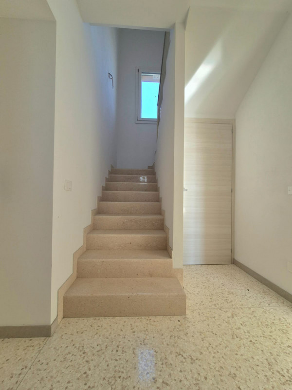 A Lonigo, in zona tranquilla, lontana dal traffico, proponiamo in vendita, due villette indipende...