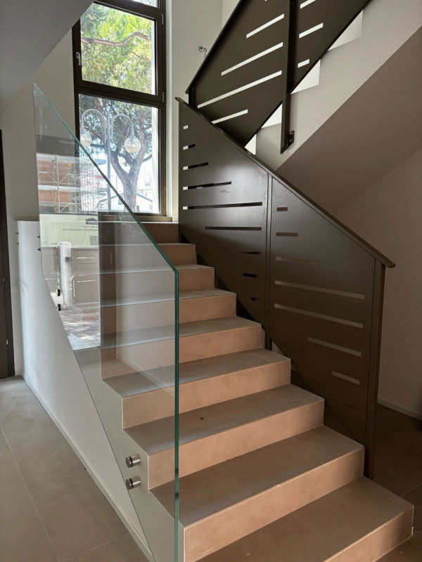 A due passi da Piazza Brescia, nuovo appartamento al terzo piano di una moderna palazzina con asc...