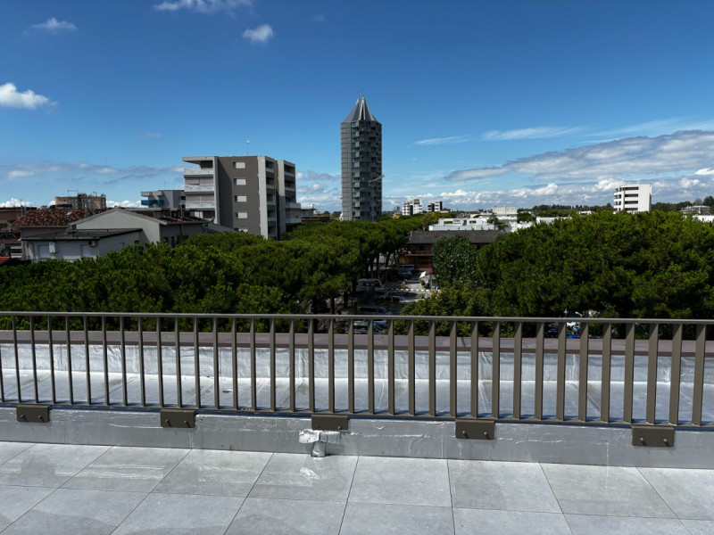 A due passi da Piazza Brescia, nuovo appartamento al terzo piano di una moderna palazzina con asc...