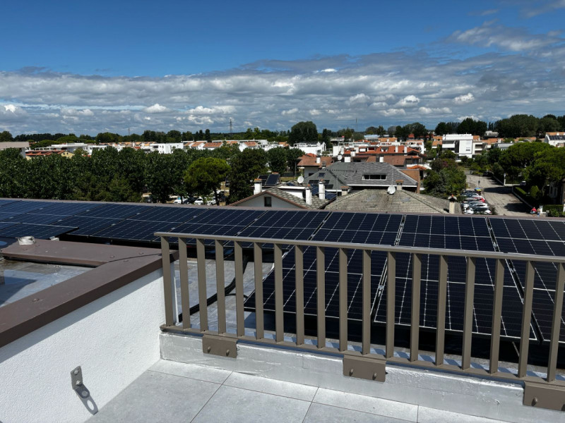 A due passi da Piazza Brescia, nuovo appartamento al terzo piano di una moderna palazzina con asc...