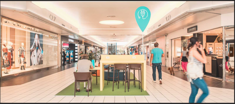 Proponiamo in vendita un introvabile negozio di circa 600 mq commerciali situato al primo piano d...