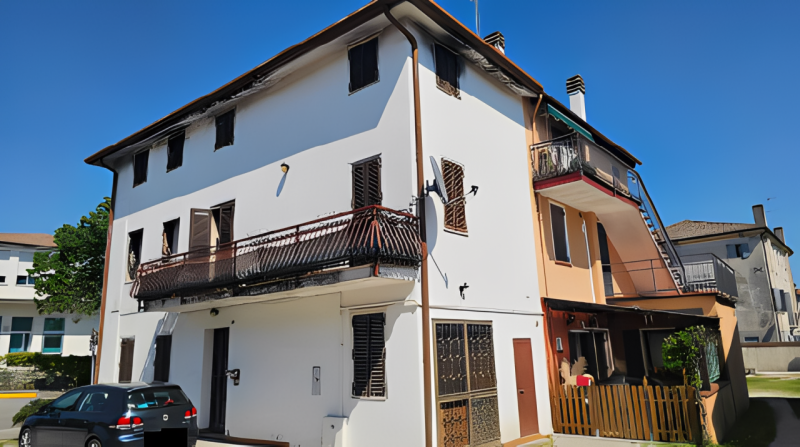 VILLA ALL'ASTA IN VIA A. ANASSILLIDE, MONTEBELLUNA (TV) 

Si propone il diritto di piena propriet...