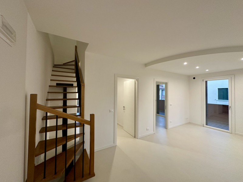 Situata nella tranquilla frazione di Sant'Eufemia, nel comune di Borgoricco, questa signorile pro...