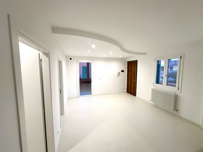 Situata nella tranquilla frazione di Sant'Eufemia, nel comune di Borgoricco, questa signorile pro...