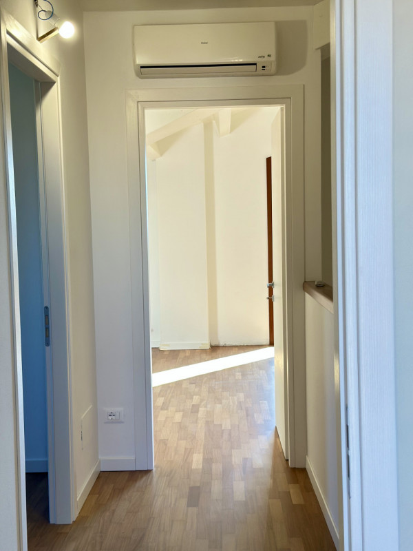 Situata nella tranquilla frazione di Sant'Eufemia, nel comune di Borgoricco, questa signorile pro...