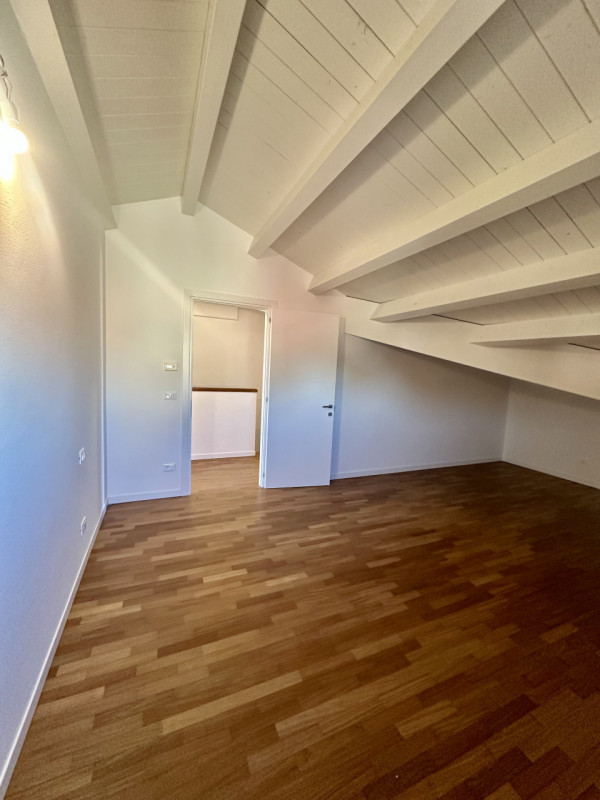 Situata nella tranquilla frazione di Sant'Eufemia, nel comune di Borgoricco, questa signorile pro...