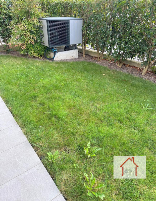 Scopri questo splendido appartamento quadrilocale situato nel cuore di Montebelluna, ideale per c...