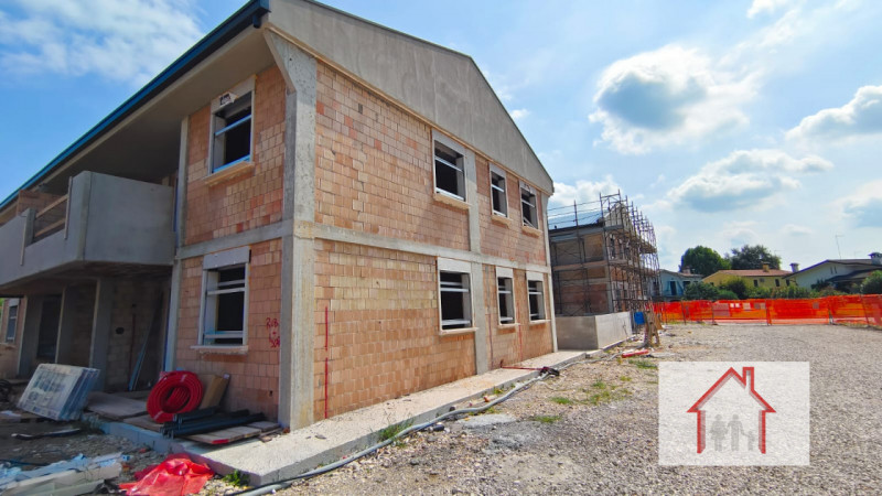 Rif: DA327 - Info Denis: 34.02.54.07.85

ULTIME UNITA' DISPONIBILI IN CLASSE A4, situati nel cuor...