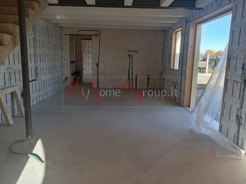 RONCAGLIA (RIF: V2711-R): Scopri la nuova bifamiliare in fase di ultimazione a Roncaglia, una sol...