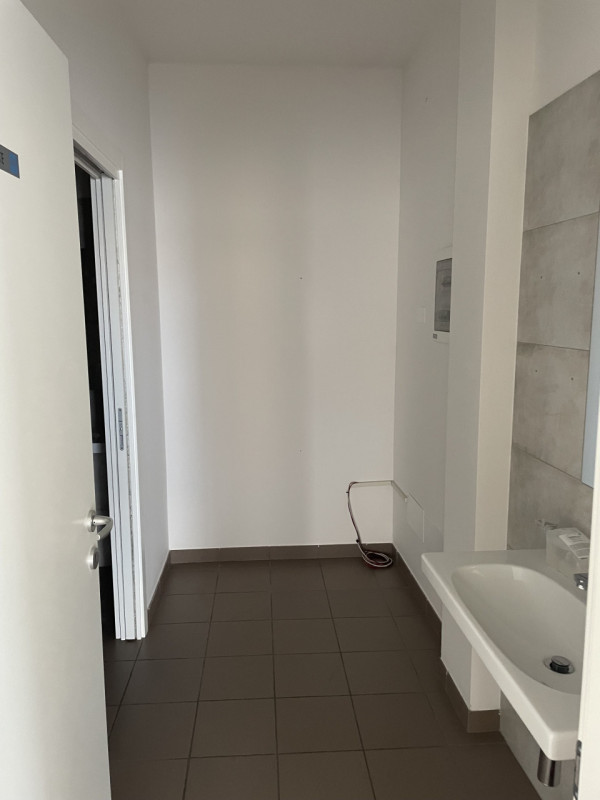 In posizione centrale e strategica nel cuore di Levà, frazione del comune di Montecchio Precalcin...