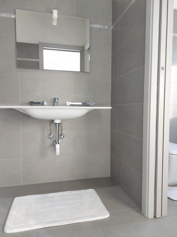 Rif. AT1100
Nella zona industriale di Teolo zona Selve vi proponiamo in affitto ufficio direziona...