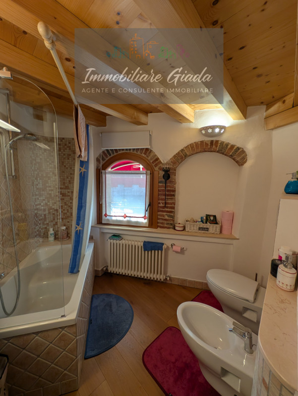 Scopri questa porzione di immobile unica nel suo genere, situata in una delle zone più affascinan...